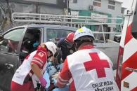Chocan camión y camioneta; hay tres heridos