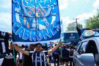 Despiden aficionados a Rayados en El Barrial Despiden aficionados a Rayados en El Barrial