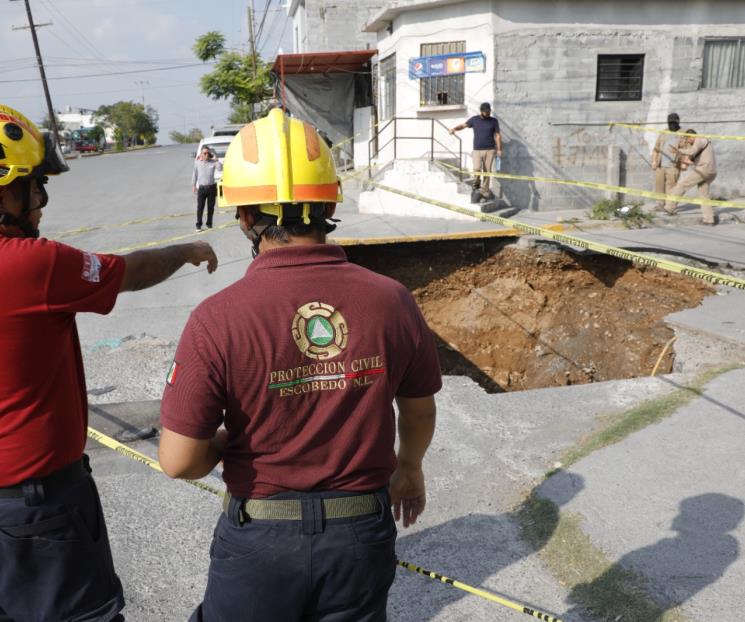 Evalúa Escobedo zona afectada por socavón Evalúa Escobedo zona afectada por socavón