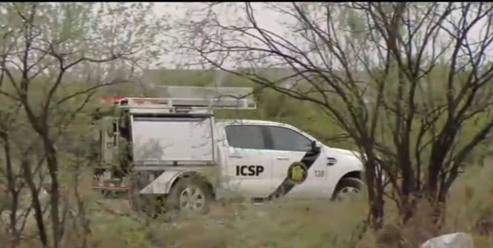 En un terreno cercano a la Avenida Paseo de la Amistad, en el municipio de Escobedo, fue encontrado el cadáver de un hombre maniatado y diversos impactos de bala.
