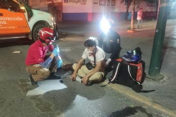 Atropella motociclista a peatón en el centro de Monterrey