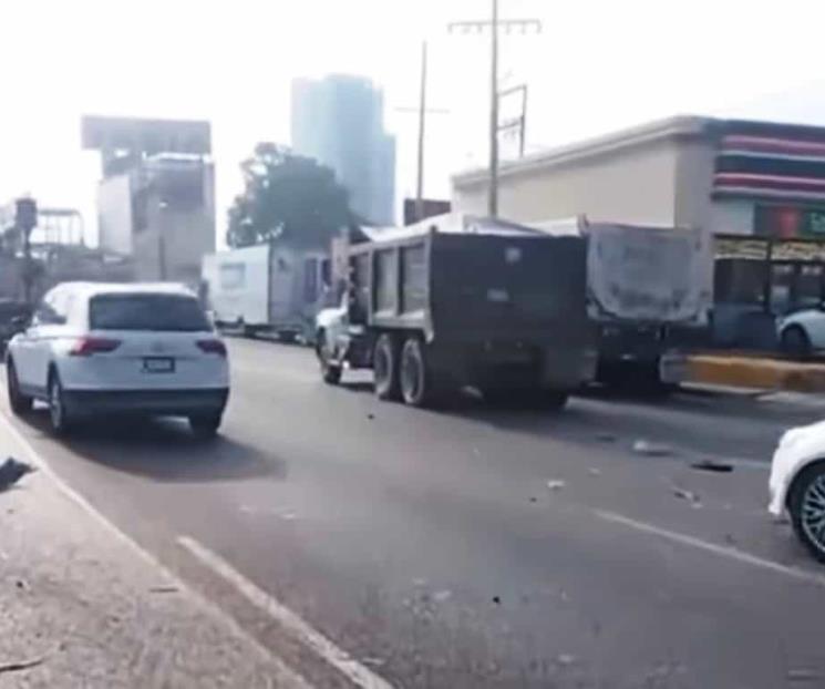 Resulta conductor herido en choque y estrellamiento Resulta conductor herido en choque y estrellamiento
