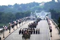 Realiza Estados Unidos desfile militar
