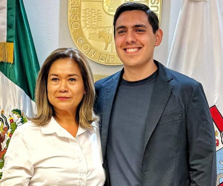 Toma protesta César Garza a nueva regidora Toma protesta César Garza a nueva regidora