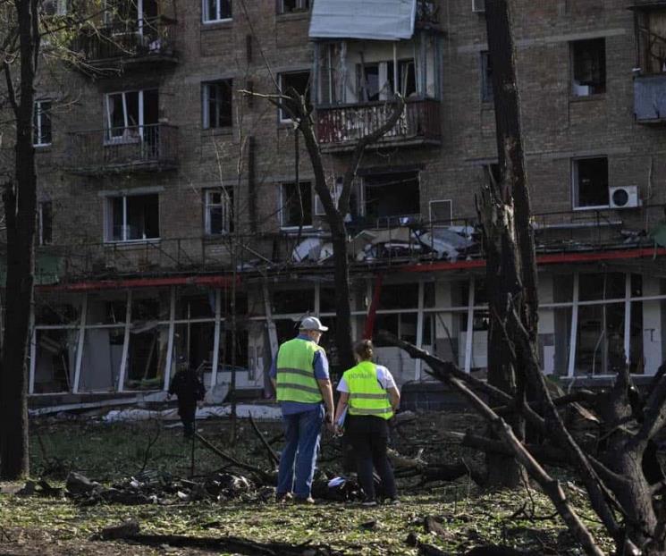 Ataque de drones, misiles y bombas rusas en Ucrania deja 12 muertos Ataque de drones, misiles y bombas rusas en Ucrania deja 12 muertos