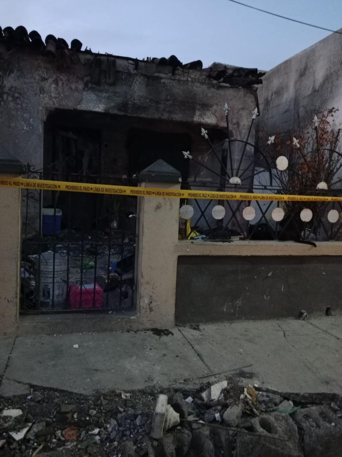 Luego de irrumpir en una casa asegurada por la Fiscalía General de Justicia por el delito de narcomenudeo, un hombre fue detenido por policías de Guadalupe.