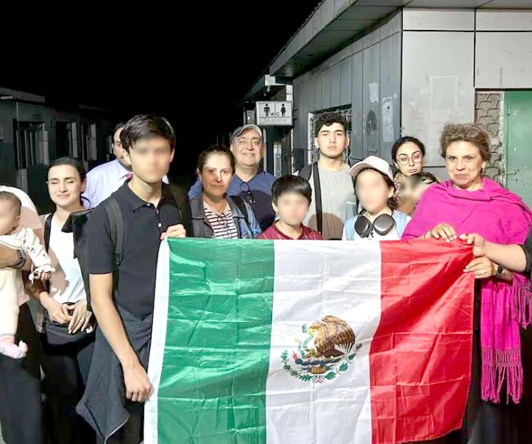 Evacúa SRE a 18 mexicanos en territorio iraní Evacúa SRE a 18 mexicanos en territorio iraní