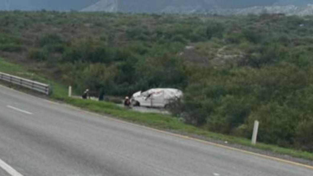 Deja volcadura un muerto en la Saltillo Deja volcadura un muerto en la Saltillo