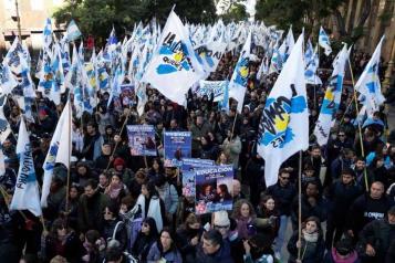 Miles marchan en Argentina en apoyo a Cristina