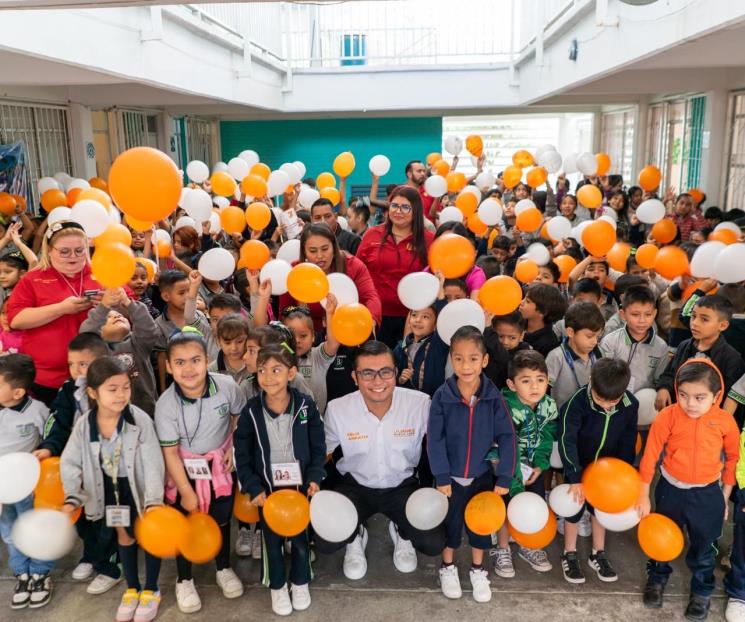 Llega a más de 150 escuelas de Juárez ´Uniformes ¡a tus órdenes!