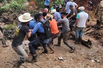 A&iacute;slan lluvias del hurac&aacute;n Erick a miles de personas en Honduras