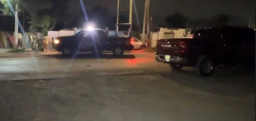 Hombres armados intentaron ejecutar a una pareja, cuando caminaban por calles de la Colonia Rivera de los Naranjos, en Escobedo.