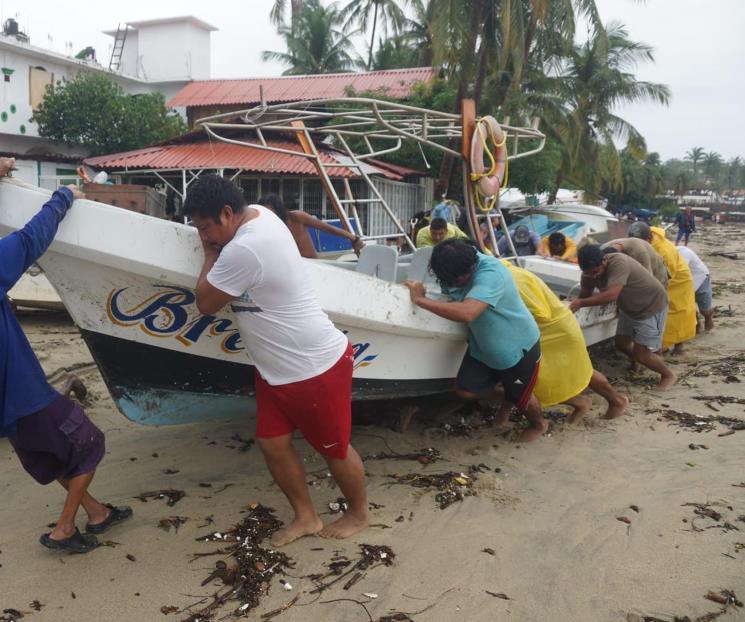 Erick daña y destruye embarcaciones de pescadores en Oaxaca Erick daña y destruye embarcaciones de pescadores en Oaxaca