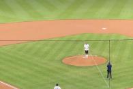 Lanza Sergio Ramos primera bola en estadio de los Dodgers