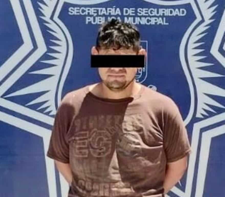 Elementos de la Secretaría de Seguridad de Pesquería, lograron la detención de un hombre que tenía en su poder, varias dosis de drogas entre sus pertenencia.