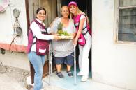 Entregan en SC víveres a adultos mayores