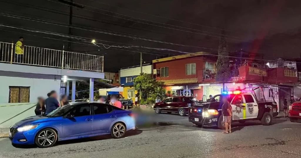 Un hombre perdió la vida al ser arrollado por un vehículo sedan, en calles de la Colonia Noria Norte de Apodaca.