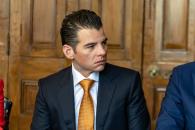 Mantiene Flores su compromiso