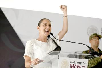 Acusa que los paisanos son &acute;maltratados&acute;