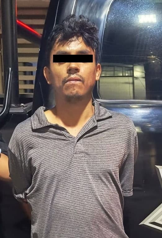 Por presuntamente golpear a su mujer y morderle un dedo, un hombre fue detenido por oficiales de la Policía de Monterrey, en la colonia Los Altos.