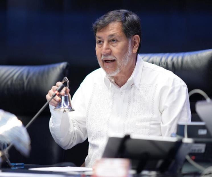 Responde Noroña a críticas por viaje a Roma; califica de "ruines"
