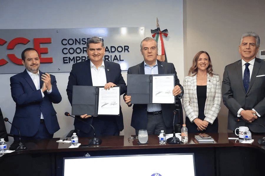 Tec y CCE firman alianza para apoyar talento e innovación Tec y CCE firman alianza para apoyar talento e innovación