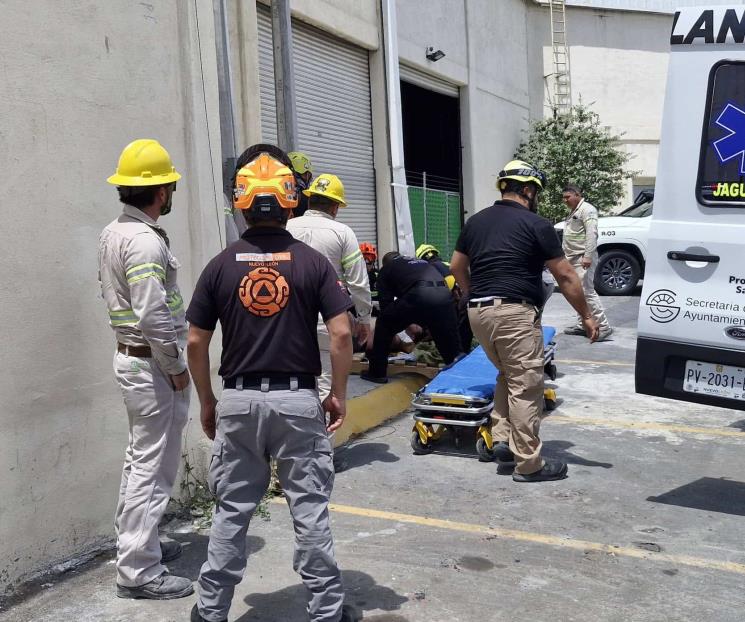 Sufre descarga eléctrica trabajador de la CFE Sufre descarga eléctrica trabajador de la CFE