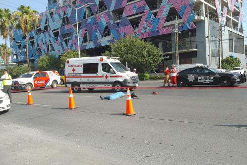 Muere motociclista tras ser impactado por auto