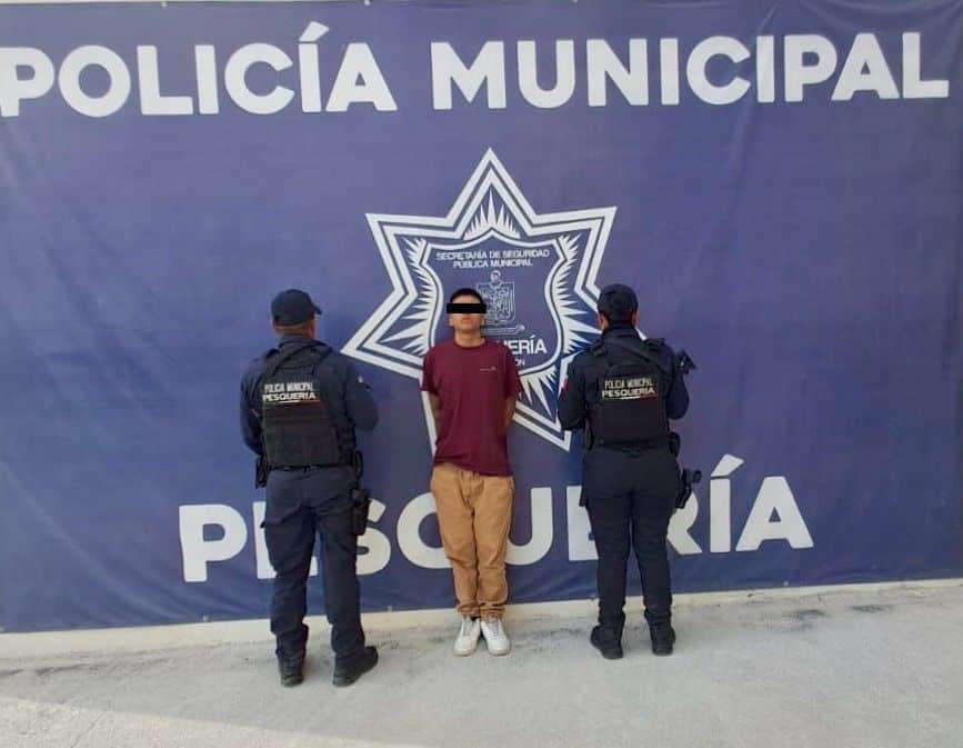 Elementos de la Secretaría de Seguridad Pública de Pesquería detuvieron a un hombre señalado por su presunta responsabilidad en un caso de abuso sexual registrado en la colonia Valle de Santa María, sector Bolonia.