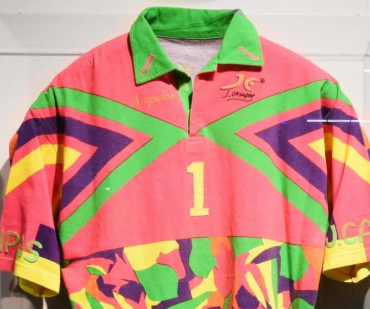 Rinde Museo FIFA homenaje a Jorge Campos Rinde Museo FIFA homenaje a Jorge Campos