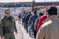 Más de 3 mil migrantes se han autodeportado de EU con CBP Home Más de 3 mil migrantes se han autodeportado de EU con CBP Home