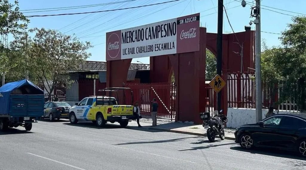 Un trabajador del Mercado Campesino, ubicado en la Colonia Rubén Jaramillo, fue encontrado ejecutado de varios balazos en el patio del mencionado complejo comercial.