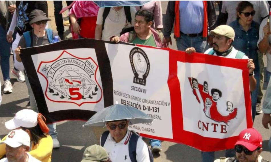 Sección 7 de SNTE en Chiapas rechaza decretos sobre Ley del ISSSTE Sección 7 de SNTE en Chiapas rechaza decretos sobre Ley del ISSSTE