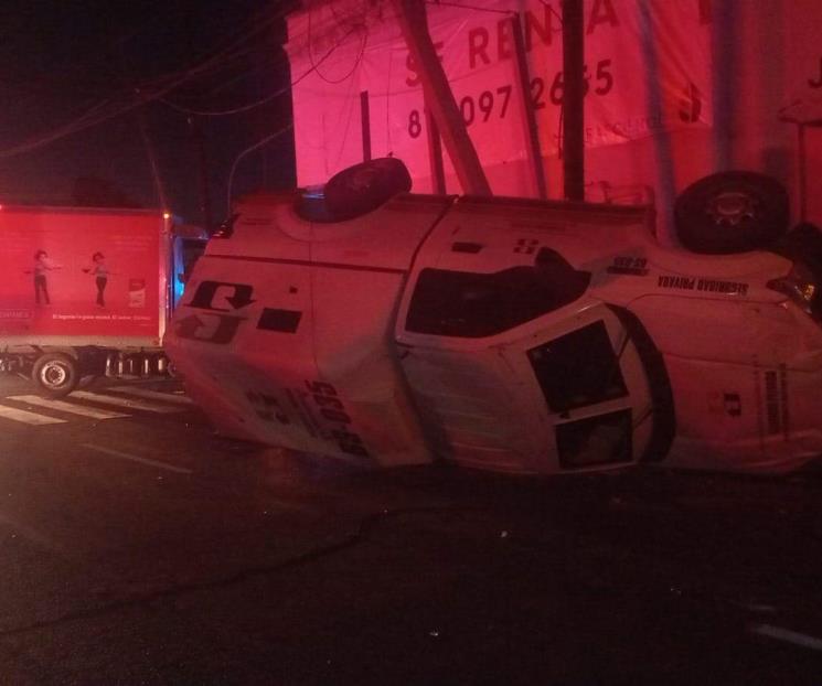 Resultan 4 lesionados en volcadura Resultan 4 lesionados en volcadura