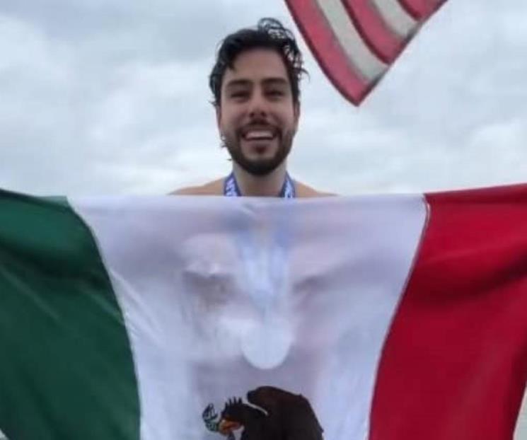 Logra mexicano récord en Aguas de Manhattan Logra mexicano récord en Aguas de Manhattan