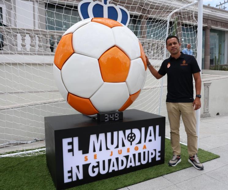Instalan en plaza de Guadalupe infraestructura futbolera