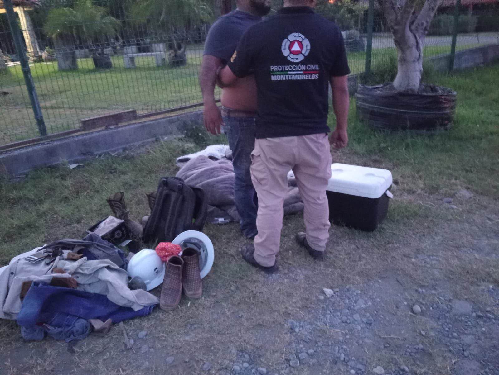 Dos personas lesionadas, fue el saldo que dejó un choque entre una camioneta y un tráiler de plataforma, en un tramo de la carretera Nacional, en el municipio de Montemorelos.