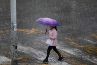 Cómo quitar el olor a humedad de tus zapatos mojados por la lluvia
