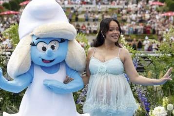 Deslumbra Rihanna en el prestreno mundial de Los Pitufos