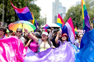 Festejan con marcha el orgullo y la diversidad