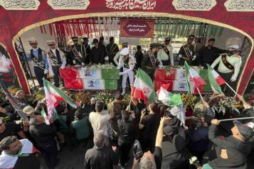 Despiden miles de iran&iacute;es a altos mandos militares y cient&iacute;ficos