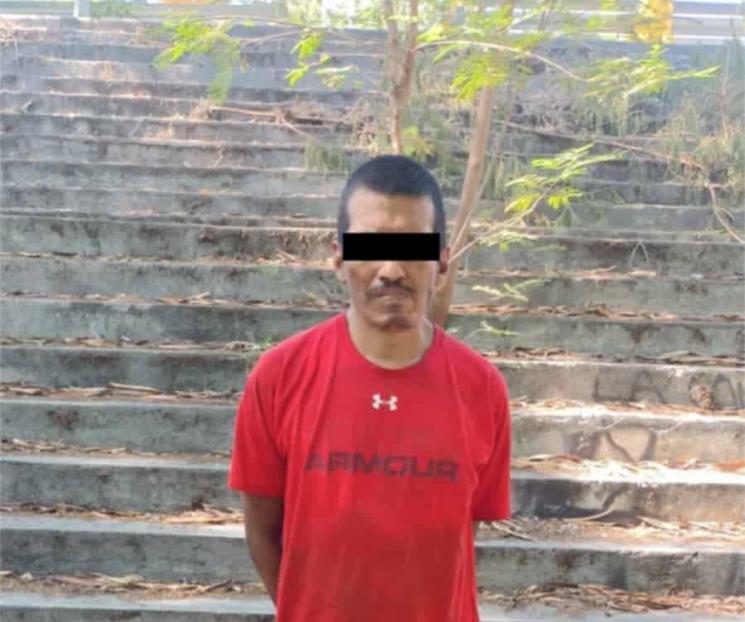 Detienen a hombre que provoca incendio Detienen a hombre que provoca incendio