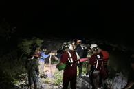 Rescatan a excursionista lesionado en la sierra de Santiago