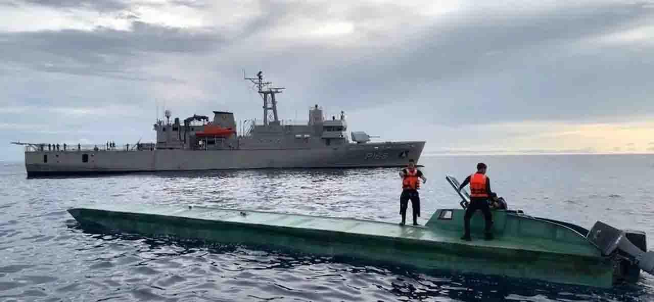 Decomisan sumergible con 3.5 toneladas de coca&iacute;na