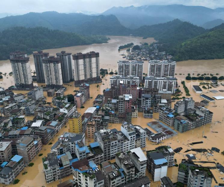 Al menos 32 muertos en Pakistán por inundaciones Al menos 32 muertos en Pakistán por inundaciones
