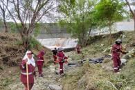 Realiza Escobedo labores de limpieza en el canalón vial Realiza Escobedo labores de limpieza en el canalón vial