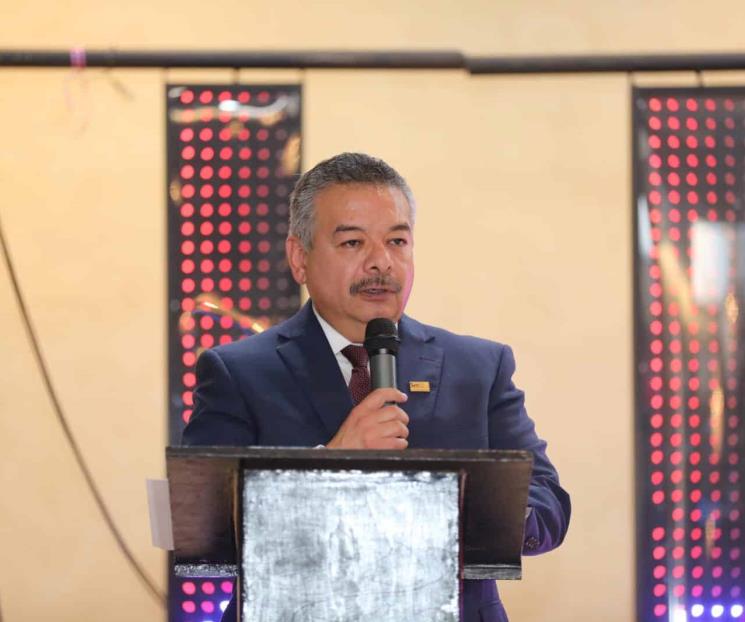Entrega Sección 21 medallas por 30 y 40 años de servicio