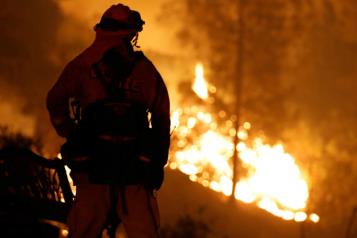Balean a bomberos en EU
