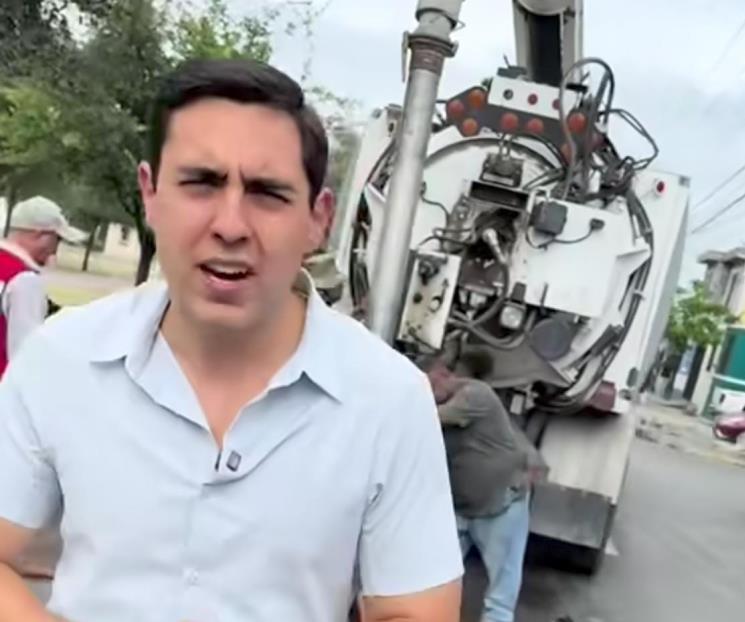 Contrata Apodaca camión ´hidro clean´ ante crisis de drenaje