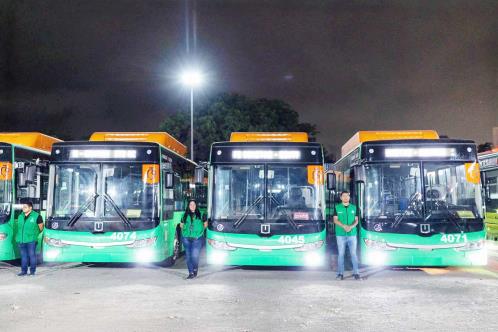 Entrega Samuel 30 nuevas unidades de transporte público